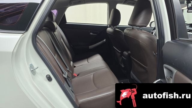 Toyota Prius Prius 2015 года - похожие автомобили