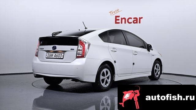 Toyota Prius Prius 2014 года - похожие автомобили