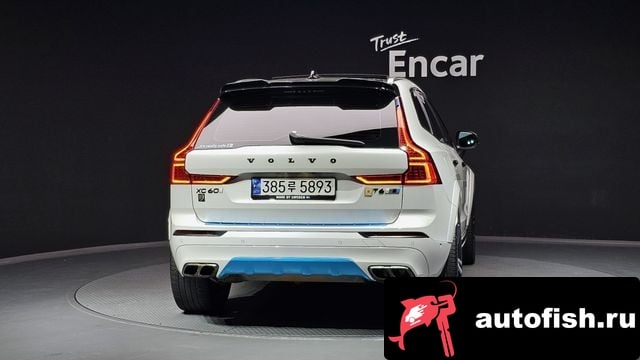 Volvo XC60 XC60 second Generation 2017 года - вид 4