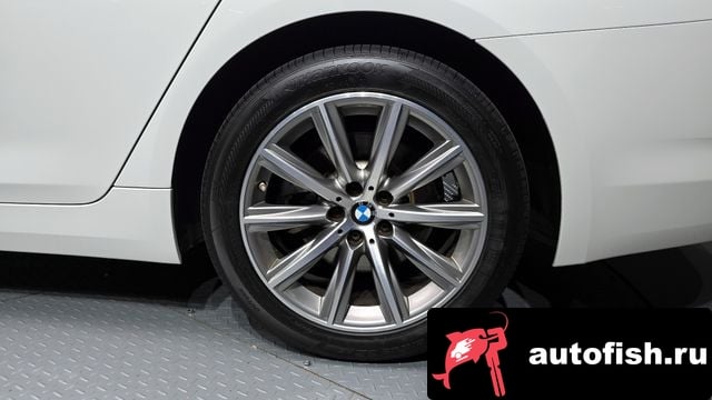 BMW 5-Series 5 Series (G30) 2018 года - вид 5