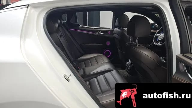 Kia Stinger Stinger 2017 года - похожие автомобили