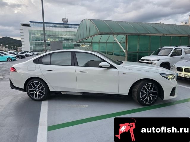 BMW 5-Series 5 Series (G60) 2025 года - вид 3