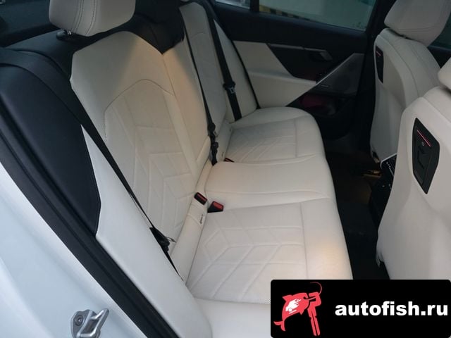 BMW 5-Series 5 Series (G60) 2025 года - вид 9