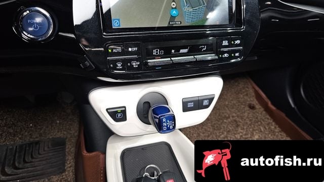 Toyota Prius Prius 4th Generation 2016 года - вид 9