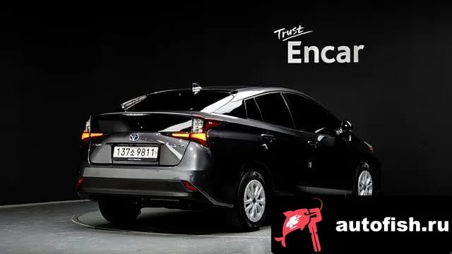 Toyota Prius Prius 4th Generation 2019 года - вид 2