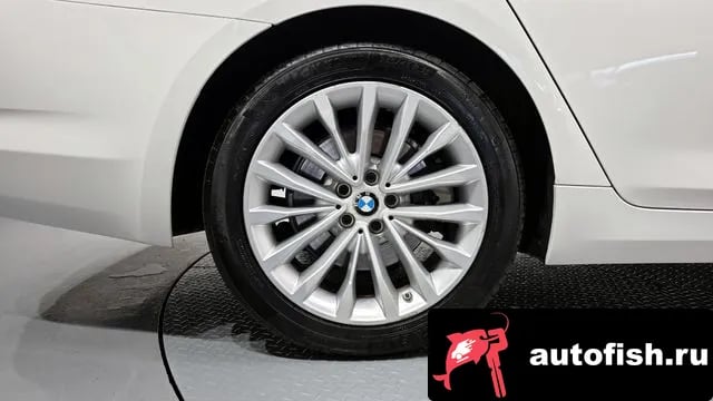 BMW 5-Series 5 Series (G30) 2018 года - вид 5