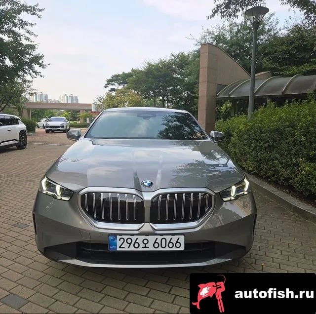 BMW 5-Series 5 Series (G60) 2025 года - вид 1