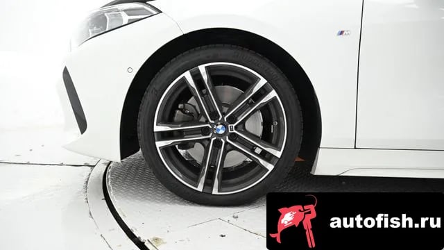 BMW 1-Series 1 Series (F40) 2023 года - вид 5