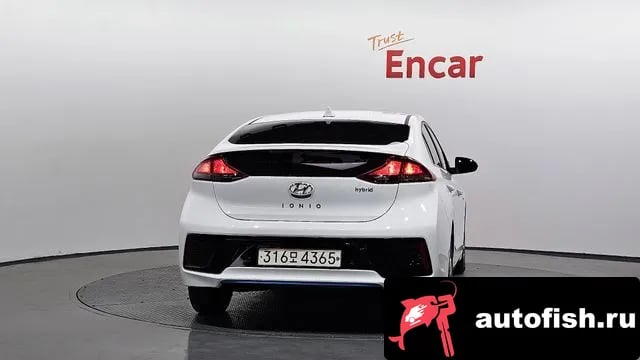 Hyundai Ioniq Ionic Hybrid 2018 года - вид 4