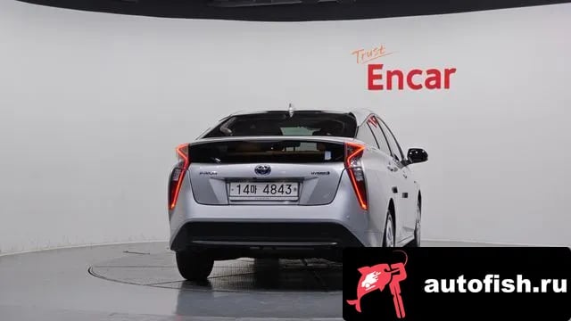 Toyota Prius Prius 4th Generation 2018 года - вид 4