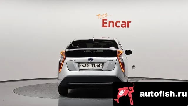 Toyota Prius Prius 4th Generation 2016 года - вид 4