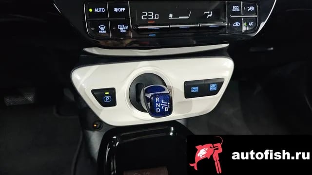 Toyota Prius Prius 4th Generation 2016 года - вид 9