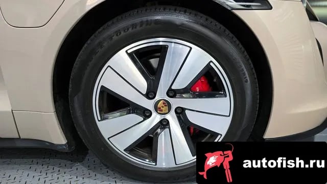 Porsche Taycan Taikan 2021 года - вид 5