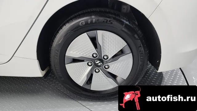 Hyundai Ioniq The New Ionic Hybrid 2019 года - вид 5