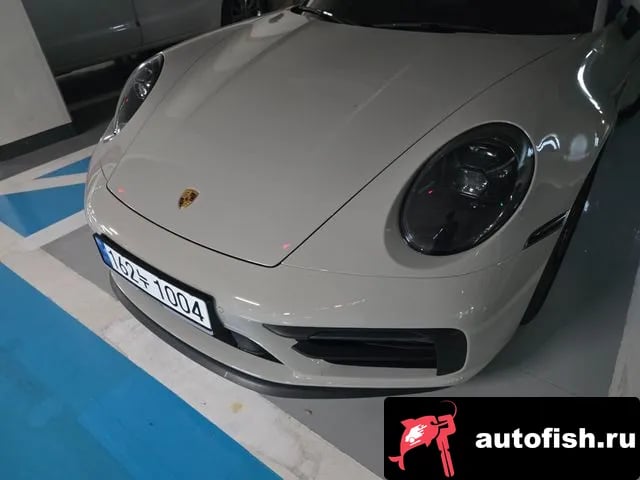 Porsche 911 911 (992) 2023 года - вид 3