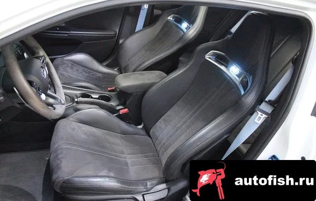 Hyundai Veloster Veloster (JS) 2020 года - похожие автомобили