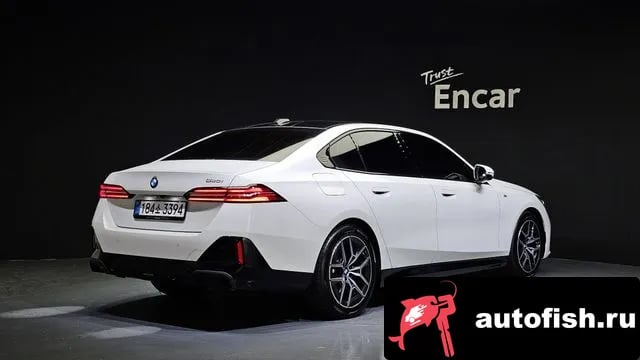 BMW 5-Series 5 Series (G60) 2025 года - вид 2