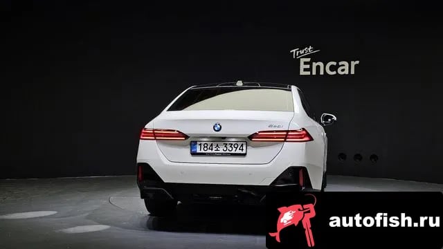 BMW 5-Series 5 Series (G60) 2025 года - вид 4