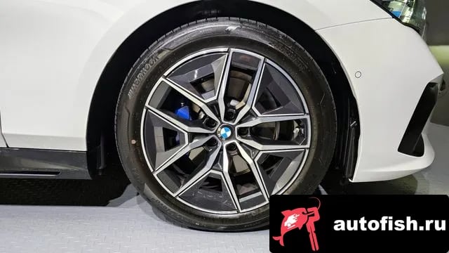 BMW 5-Series 5 Series (G60) 2025 года - вид 5