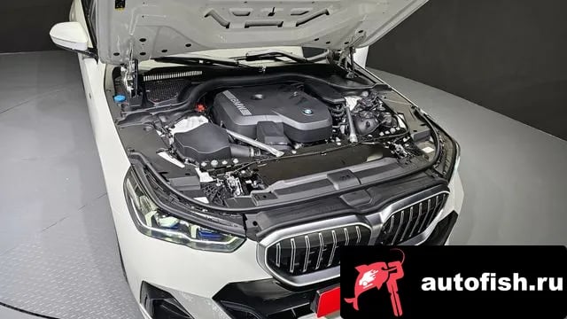 BMW 5-Series 5 Series (G60) 2025 года - вид 6