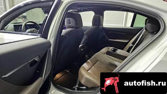 BMW 5-Series 5 Series (G60) 2025 года - вид 11