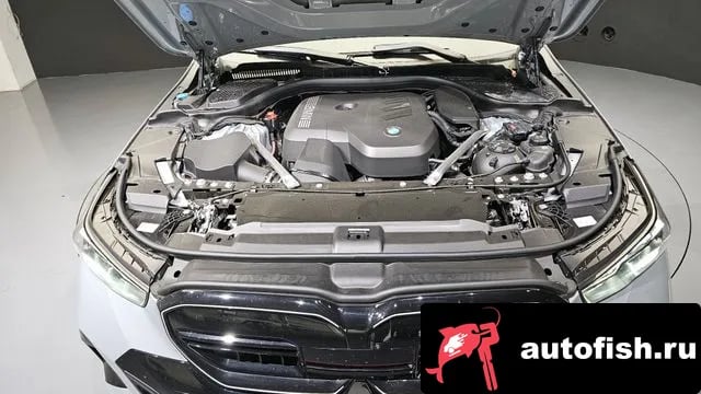 BMW 5-Series 5 Series (G60) 2025 года - вид 6