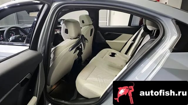 BMW 5-Series 5 Series (G60) 2025 года - вид 11