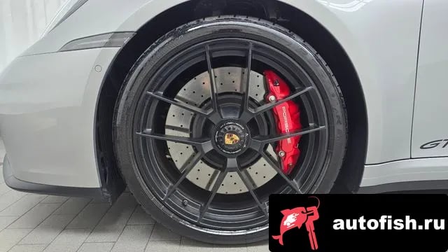 Porsche 911 911 (992) 2025 года - вид 5