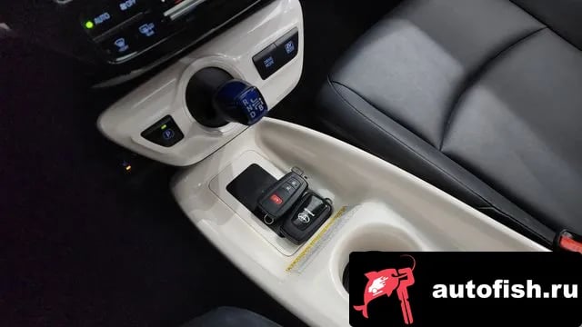 Toyota Prius Prius 4th Generation 2016 года - вид 9