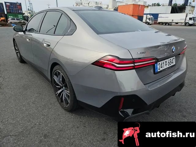 BMW 5-Series 5 Series (G60) 2025 года - вид 4