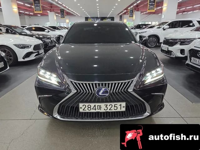 Lexus ES ES300h 7th generation 2020 года - похожие автомобили