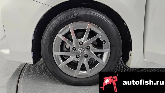 Toyota Prius Prius V 2016 года - вид 5