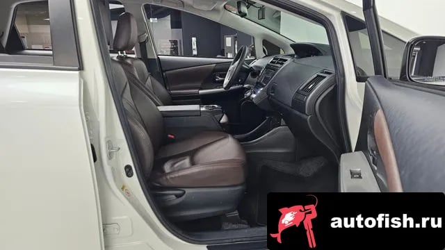 Toyota Prius Prius V 2016 года - вид 11