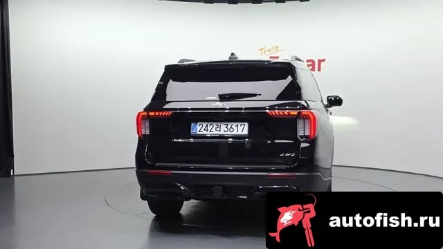 Ford Explorer Explorer 6th Generation 2025 года - вид 4