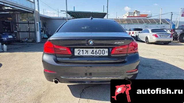 BMW 5-Series 5 Series (G30) 2019 года - вид 4