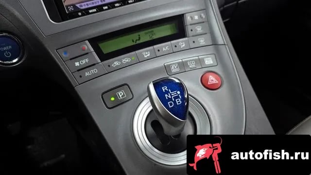 Toyota Prius Prius 2013 года - похожие автомобили