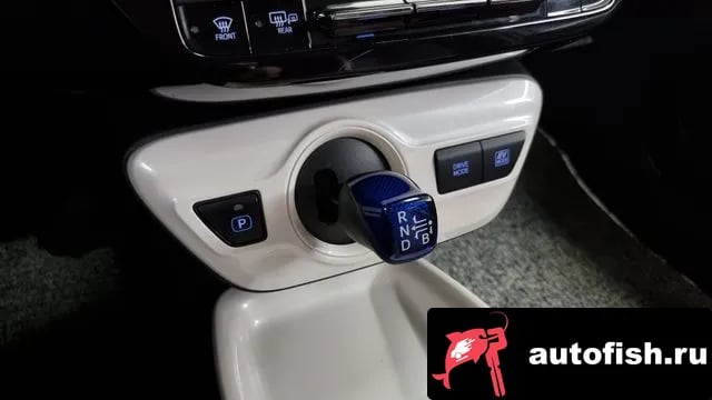 Toyota Prius Prius 4th Generation 2016 года - вид 9