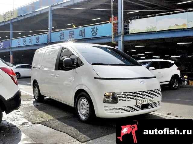 Hyundai Staria Staria 2021 года - вид 2