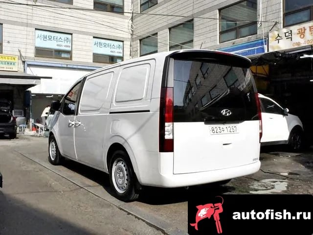 Hyundai Staria Staria 2021 года - вид 4