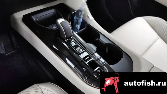 Toyota Crown Crown Crossover 2025 года - вид 9