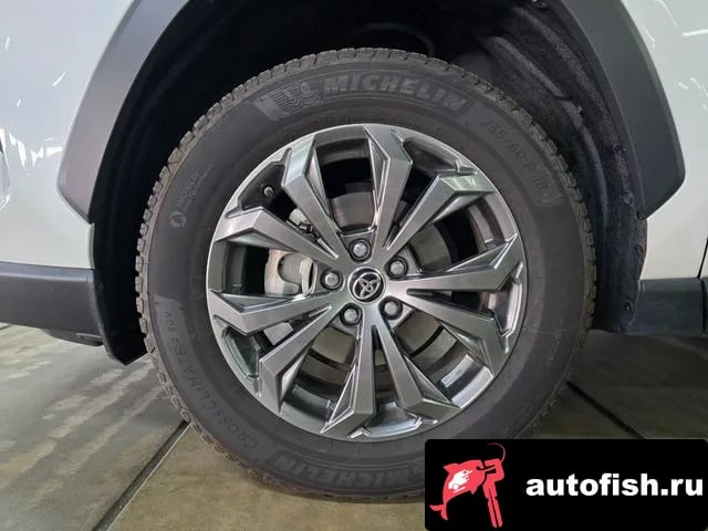 Toyota RAV4 RAV4 5th Generation 2024 года - похожие автомобили