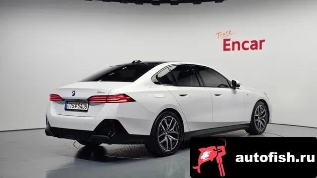 BMW 5-Series 5 Series (G60) 2023 года - вид 2
