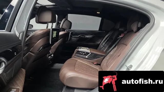 BMW 7-Series 7 Series (G11) 2021 года - похожие автомобили