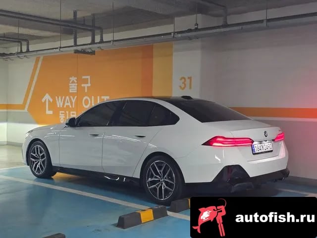 BMW 5-Series 5 Series (G60) 2023 года - вид 2