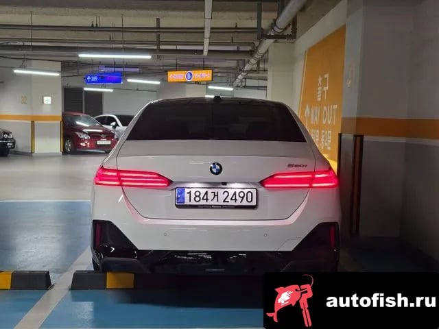 BMW 5-Series 5 Series (G60) 2023 года - вид 4