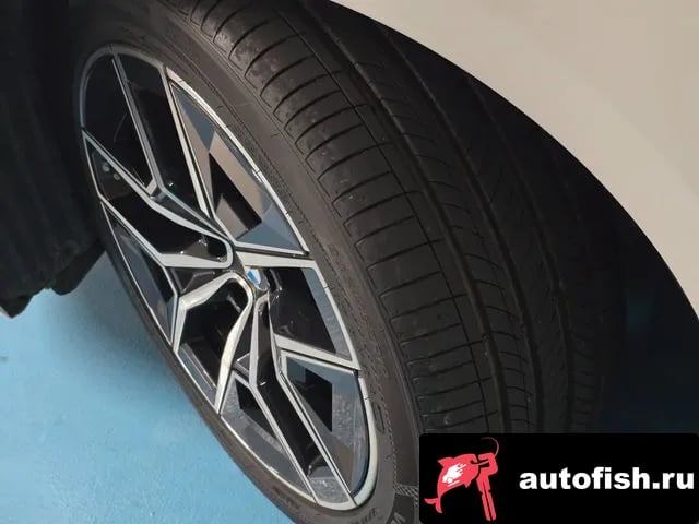 BMW 5-Series 5 Series (G60) 2023 года - вид 5