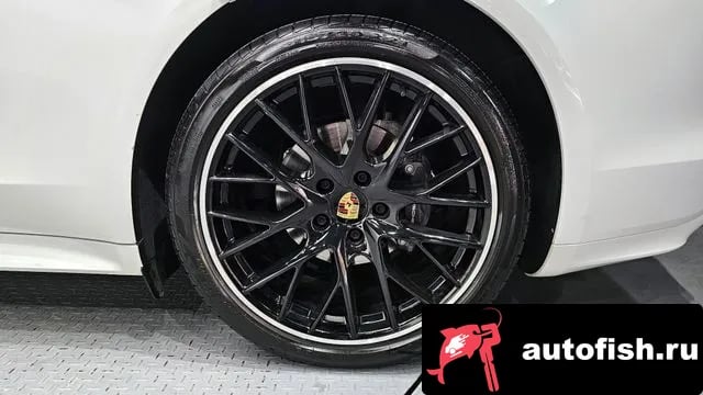 Porsche Panamera Panamera (971) 2020 года - похожие автомобили