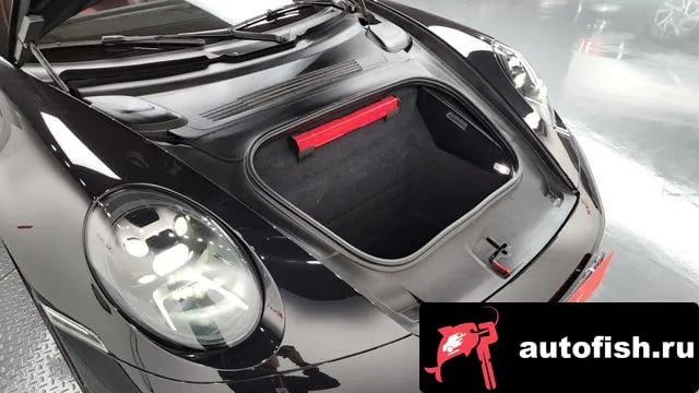 Porsche 911 911 (992) 2020 года - вид 6