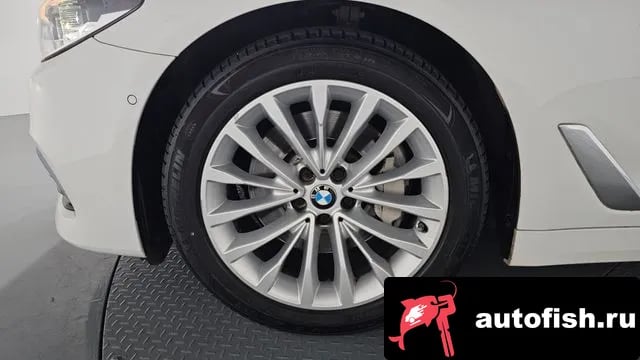 BMW 5-Series 5 Series (G30) 2018 года - вид 5