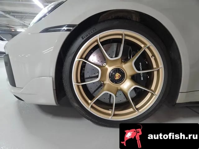 Porsche 911 911 (992) 2021 года - вид 5